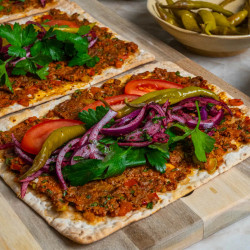 Lahmacun Med Tunnbröd
