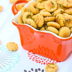 Seasoned Oyster Crackers Recipe (with Video)