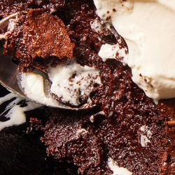 Skillet Fudgy Brownie Pudding