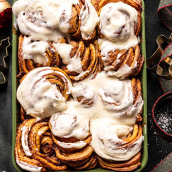 Frosted Gingerbread Cinnamon Rolls