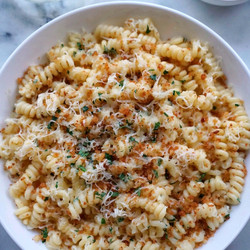 Cheesy Roasted Garlic Bread Pasta