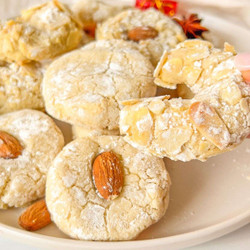 4 Ingredient Amaretti Cookies