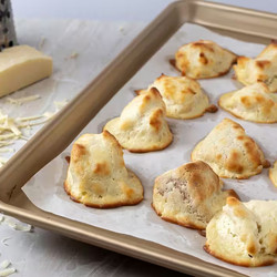 Torn Sourdough Cheddar Cheese Puffs