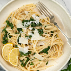 Lemon Garlic Kale Pasta