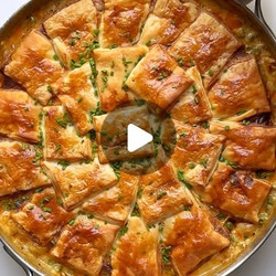 One Pan Chicken And Leek Pie