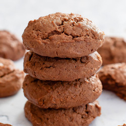 4 Ingredient Chocolate Cloud Cookies