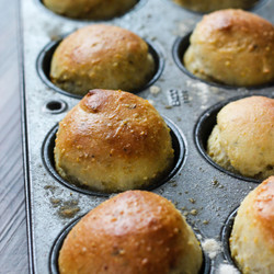 No Knead Corn Bread Muffins