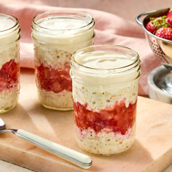 Strawberries &amp; Cream Overnight Oats