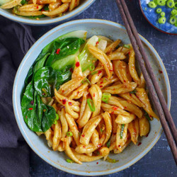 Super Easy Scissor-cut Noodles (油泼剪刀面)