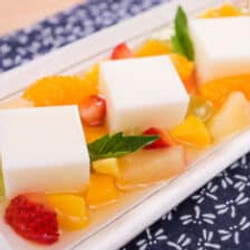 Almond Agar Jelly &amp; Fruit Salad (Almond Float)