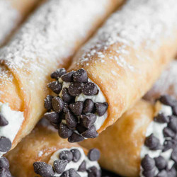 Cannoli With Mascarpone Ricotta Filling