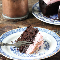 Slow Cooker Beetroot Chocolate Cake With Beetroot Vanilla Topping