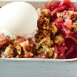 Rhubarb And Ginger Crumble