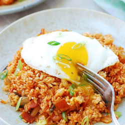 Kimchi Fried Rice (kimchi Bokkeum Bap)