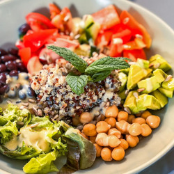 Happy Bowl Mit Quinoa, Bohnen Und Kichererbsen