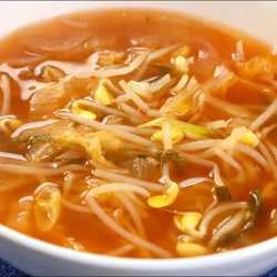 Soybean Sprout &amp; Kimchi Soup (kongnamul-kimchiguk: 콩나물김치국)