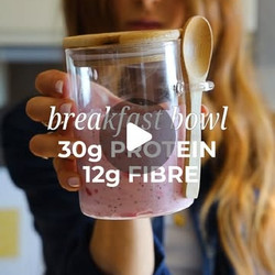 High-protein &amp; Fibre Breakfast Bowl