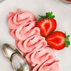 Fresh Strawberry Buttercream Frosting