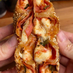 Pepperoni Pizza Rice Paper Spiral