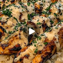 Garlic Herb Chicken Rice Bowls With Creamy Parmesan Sauce