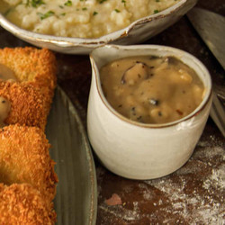 Quick &amp; Easy Vegan Mushroom Gravy