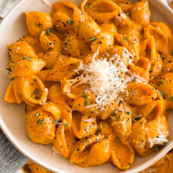 One Pot Pumpkin Mac And Cheese