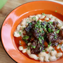 Red Wine, Burnt Onion &amp; Slow Cooked Beef With Creamy Parmesan Butter Beans