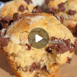Bakery-style Chocolate Chip Muffins