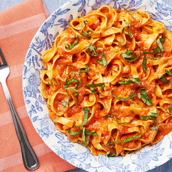 Pasta With Tomato Cream Sauce