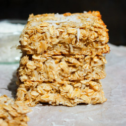 4 Ingredient Coconut Oatmeal Bars