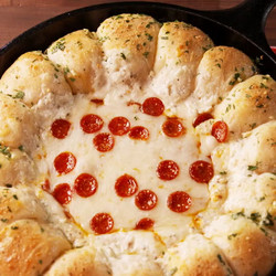 Garlic Bread Pizza Dip