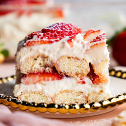 Strawberry Tiramisu