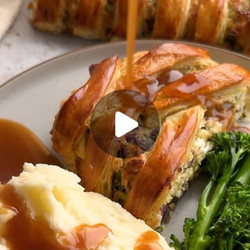 Feta &amp; Red Onion Plait