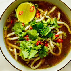 Easy Spicy Garlic Chicken Broth