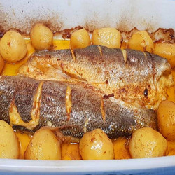 Robalo Com Batatinhas No Forno Do Tio Francisco