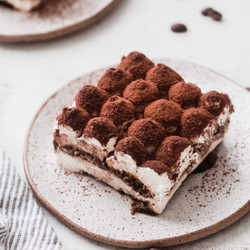 The Easiest Eggless Tiramisu