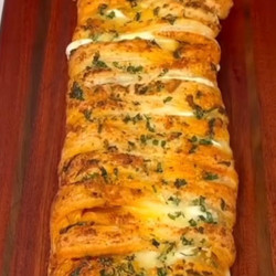 Pepperoni pizza braid
