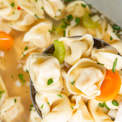 Slow-cooker Chicken Tortellini Soup