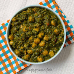 Saag Chana (indian Spinach And Chickpeas Curry)