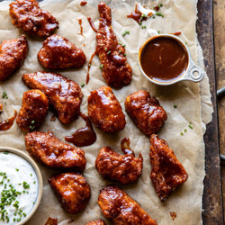 Boneless Honey Bbq Chicken Wings With Spicy Ranch
