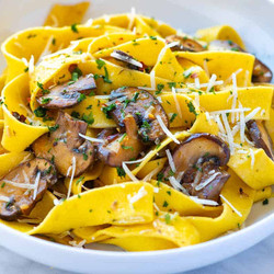 Easy Garlic Mushroom Pasta