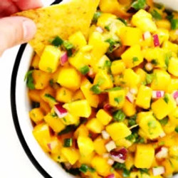 4-ingredient Mango Salsa (Fish Taco)