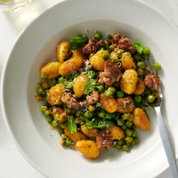 Crisp Gnocchi With Sausage And Peas