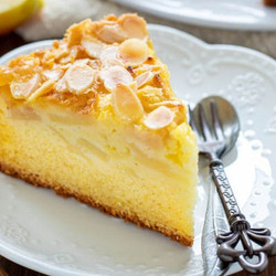 Delicious Apple And Almond Cake