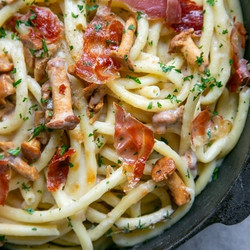Pasta With Chanterelle Mushrooms And Crispy Prosciutto