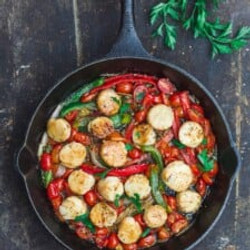 Easy Mediterranean-style Scallops Recipe
