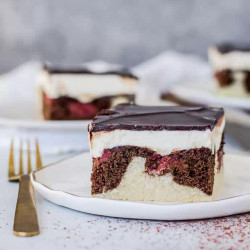 Danube Waves Cake (donauwellen Kuchen)