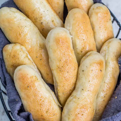 Homemade Breadsticks Recipe (better Than Olive Garden)