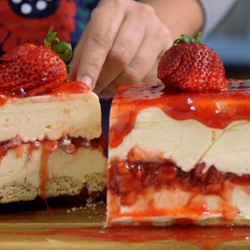 White Chocolate Strawberry Cheesecake