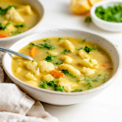 Kale And Cauliflower Soup